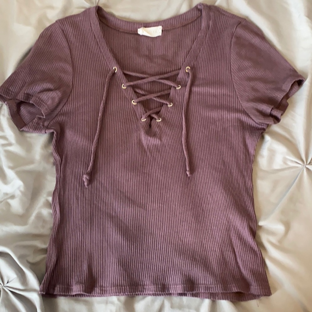 Lace up cropped fitted tee
